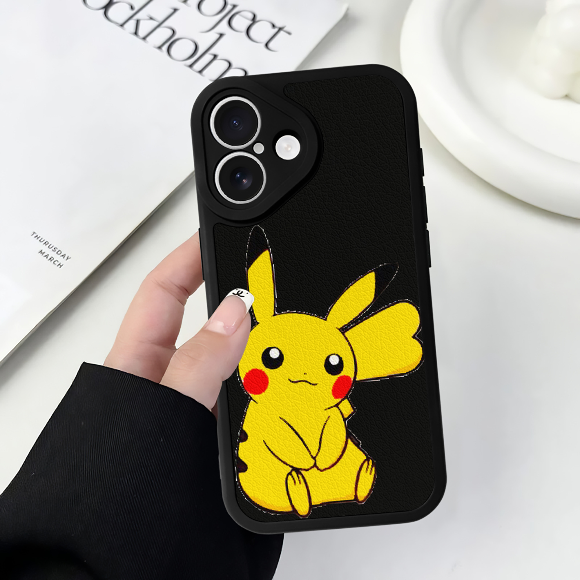 （画像用） ポケットモンスター Pokémon 【iPhone 16シリーズ対応】シリコンスマホケース（レザー調） 材質：シリコン